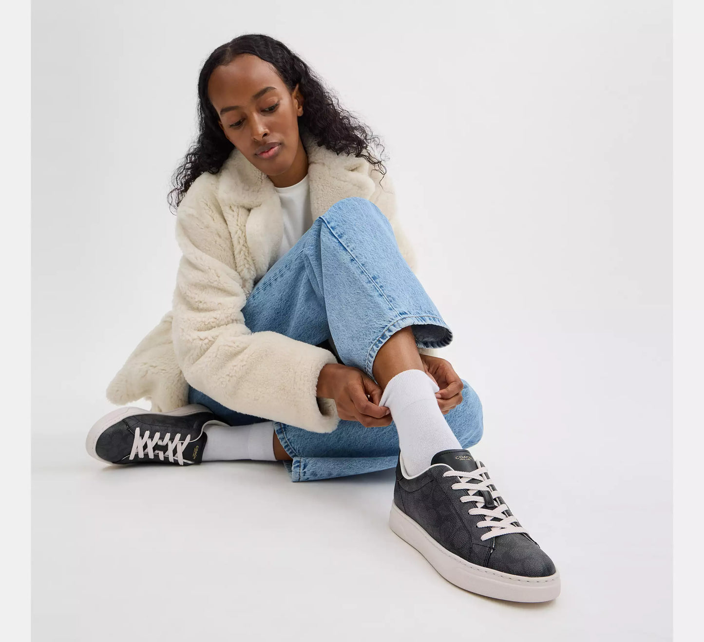 Sneaker In Signature Canvas